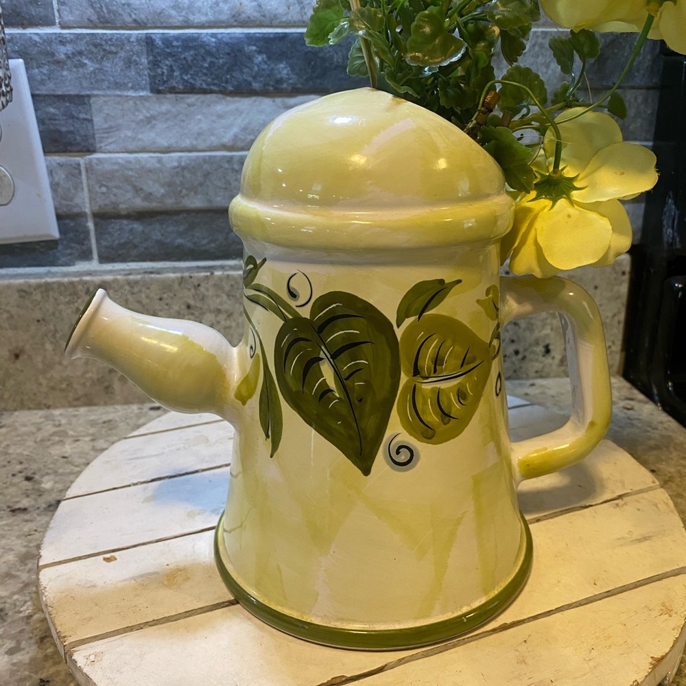 Ceramic Teapot with Green‎ Leaf Design